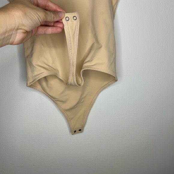 Abercrombie & Fitch Double Layered Seamless Fabric Square neck Bodysuit - Picture 5 of 6